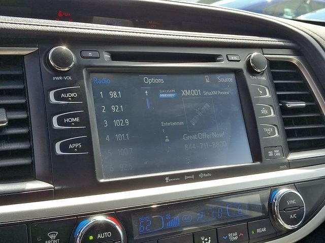 Used 2017 Silver Toyota XLE image 18