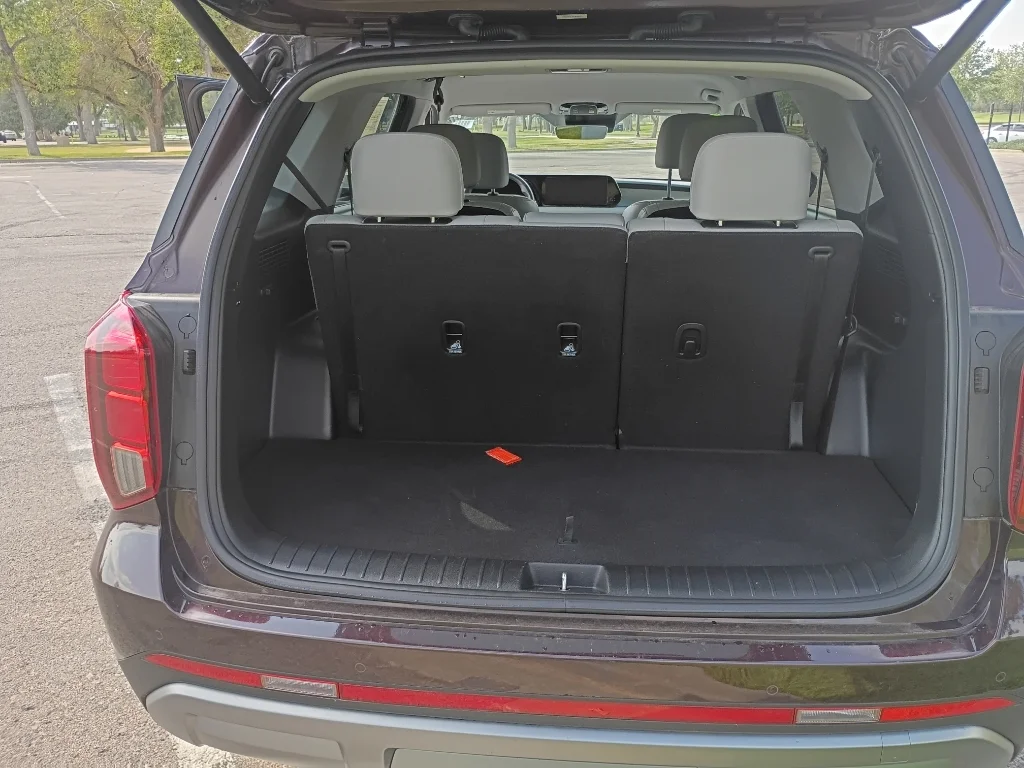 Used 2025  Hyundai SEL image 34