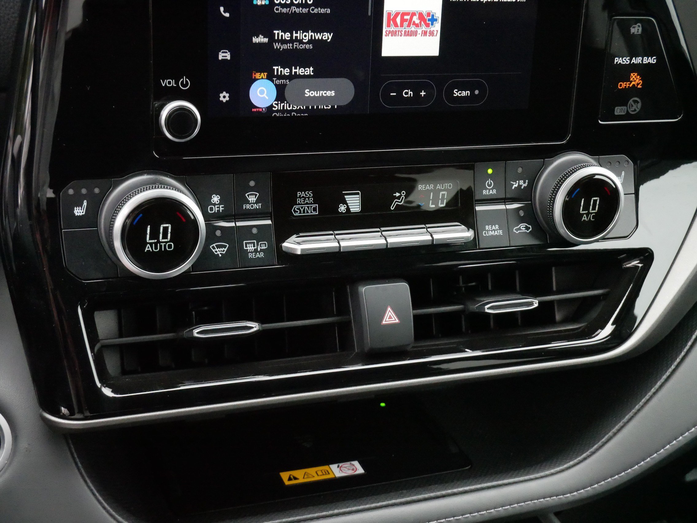 2024 Toyota Highlander XLE - Photo 23