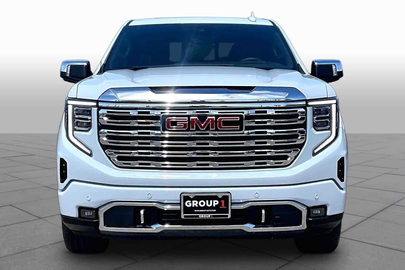 Used 2026 Glacier White Tricoat GMC Denali image 4