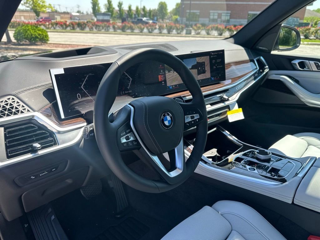New 2026 Black Sapphire Metallic BMW xDrive40i image 16
