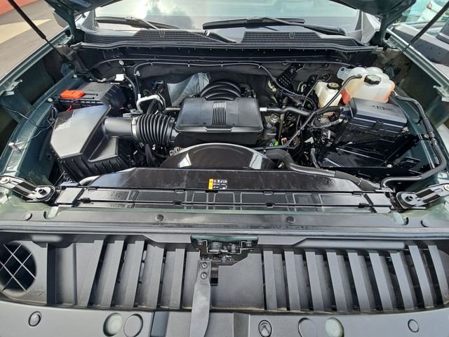 Used 2025 Gray Chevrolet ZR2 image 32