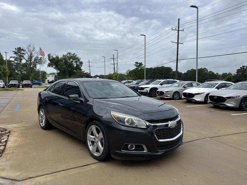 Used 2015 Gray Chevrolet LTZ image 3