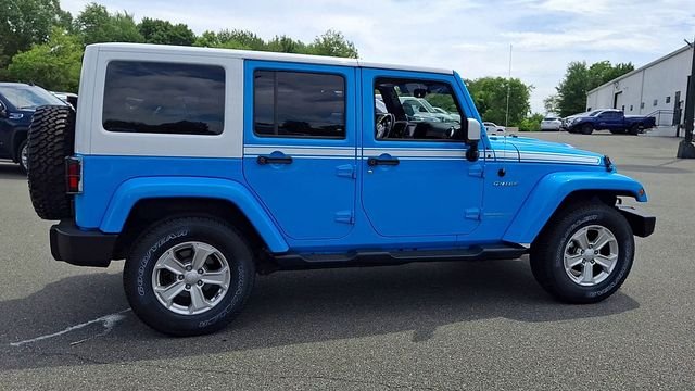 Used 2017  Jeep Unlimited Sahara image 2