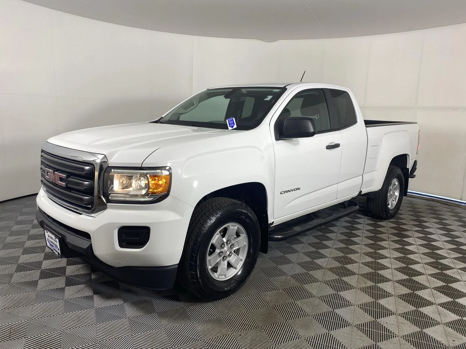 Used 2016 Summit White GMC 2WD image 3