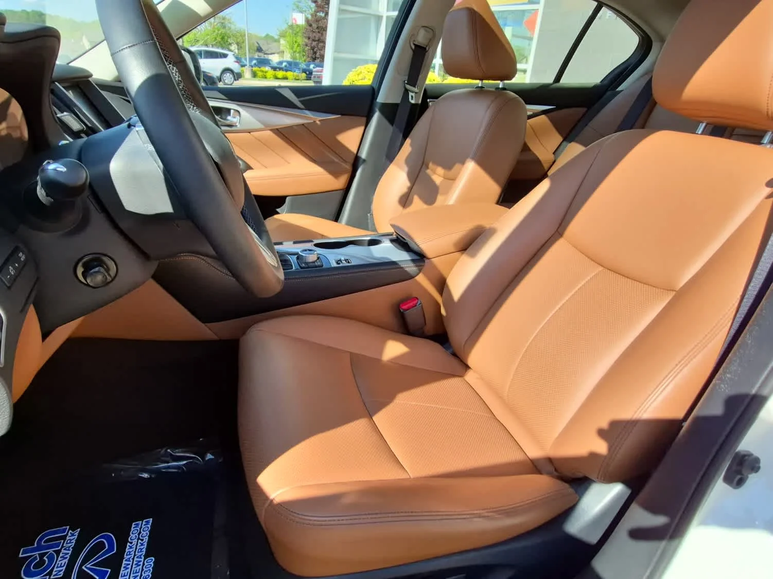Used 2023 Majestic White INFINITI LUXE image 10