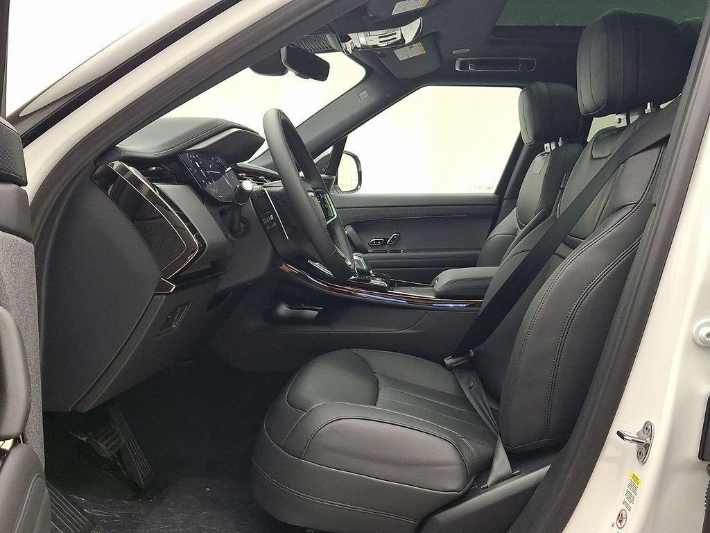 New 2026 Ostuni Pearl White Land Rover SE image 10