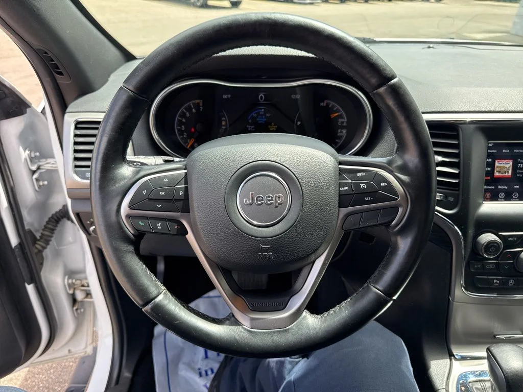 Used 2020 Bright White Clearcoat Jeep Laredo image 20
