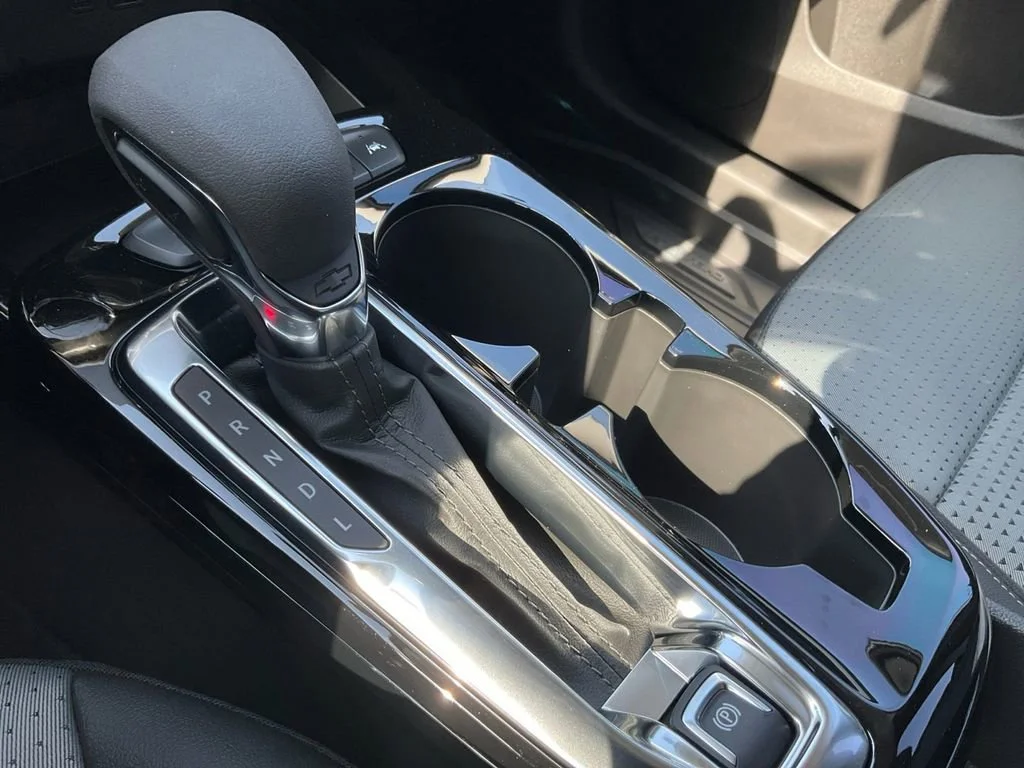 New 2026 Summit White Chevrolet LT image 30