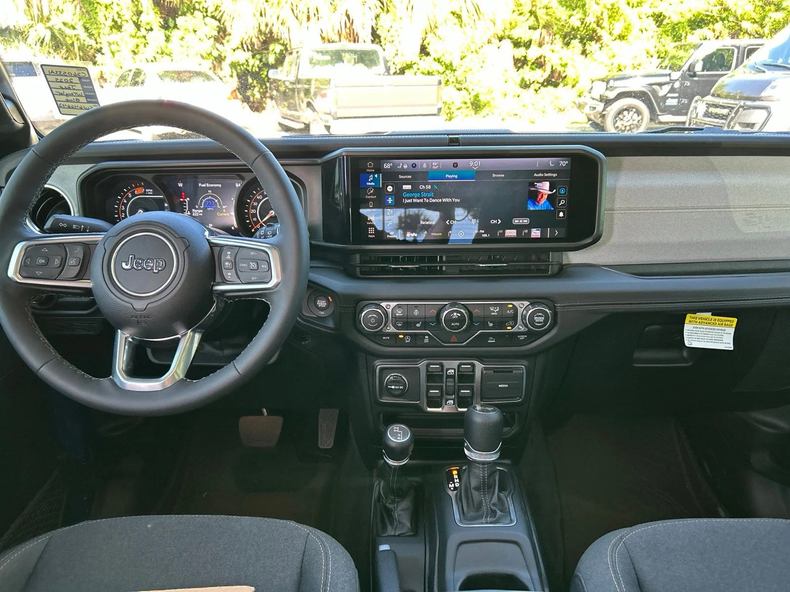 Used 2025 Blue Pearl Jeep Sahara image 13