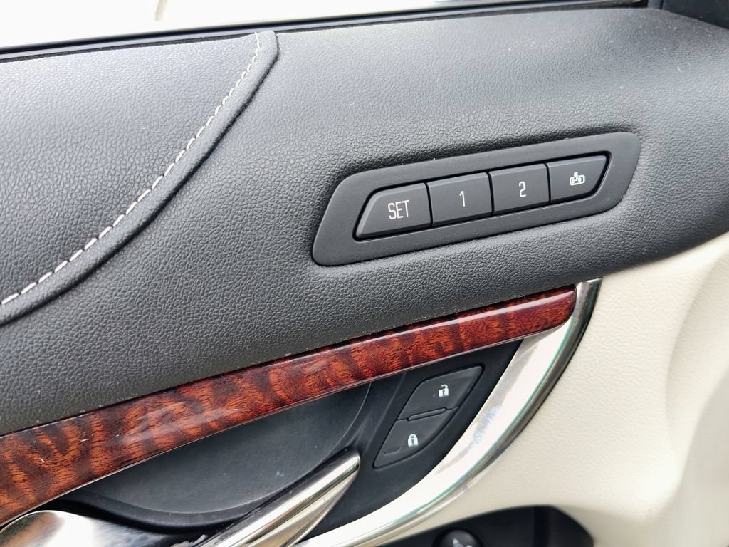 Used 2018 RADIANT SILVER METALLIC Cadillac Luxury AWD image 16