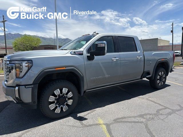 2024 GMC Sierra 4WD Crew Cab Standard Box Denali's photo