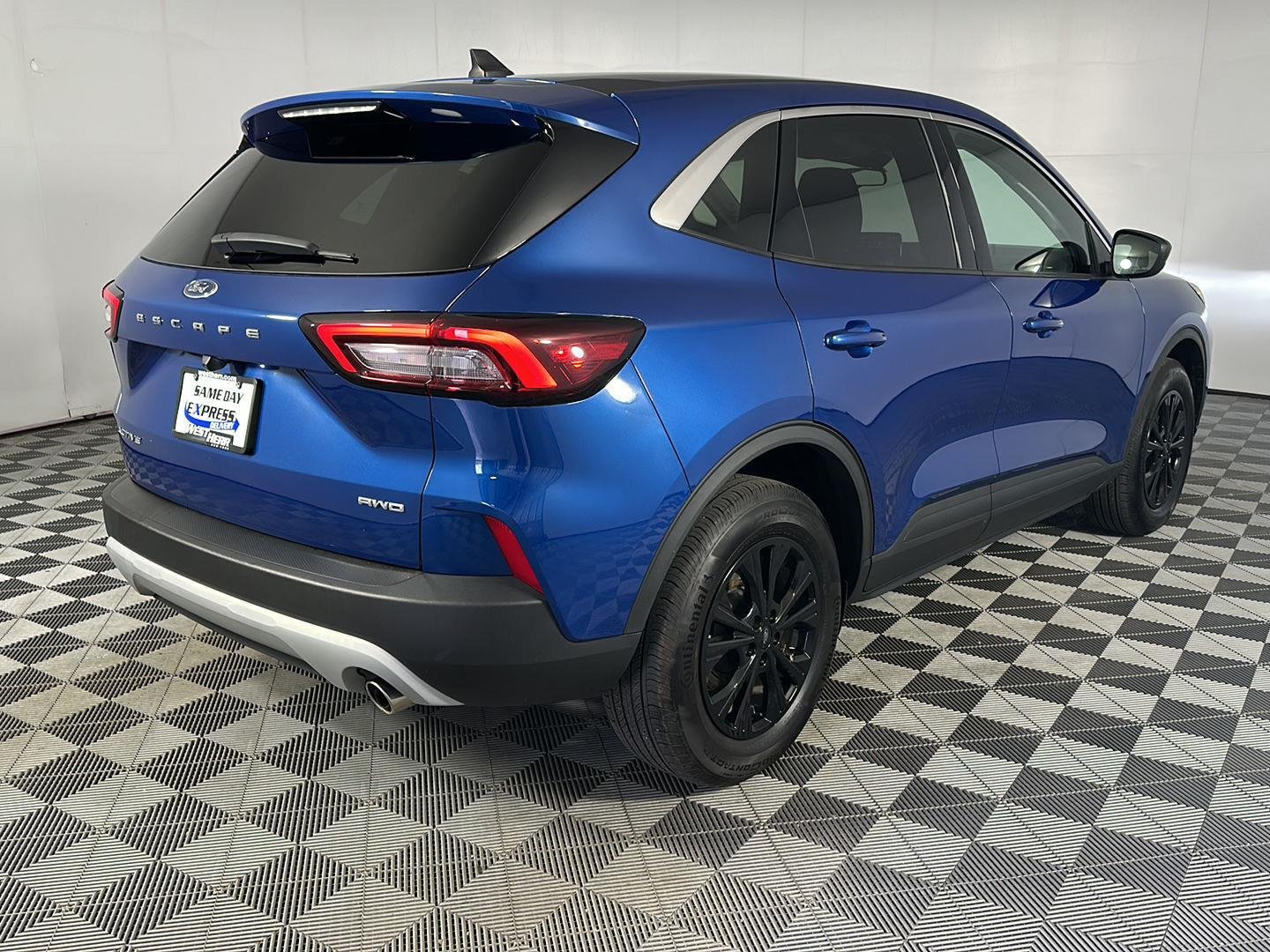 Used 2023 Atlas Blue Ford Active image 7