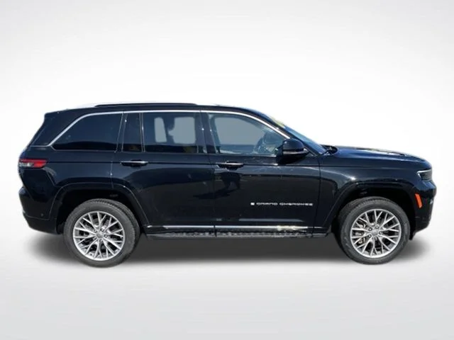 Used 2022 Black Jeep Summit image 9