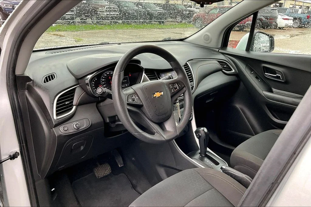Used 2022 Silver Chevrolet LS image 14
