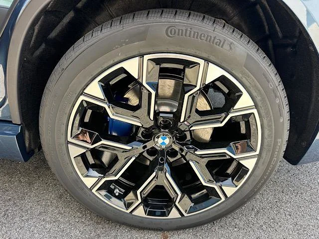 New 2026 Arctic Race Blue metallic BMW 30 xDrive image 7