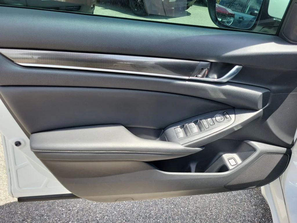 Used 2019 Platinum White Pearl Honda Sport image 15