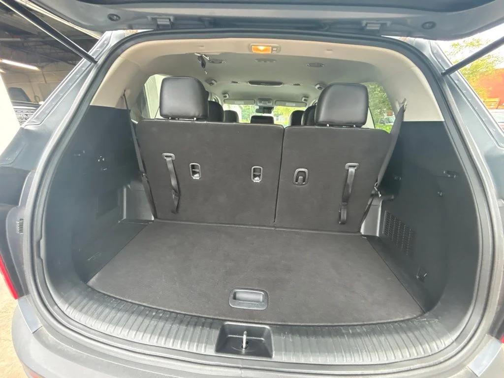 Used 2022 Silver Kia LX image 23