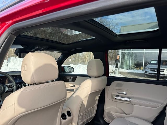 New 2026 MANUFAKTUR Patagonia Red Metallic Mercedes-Benz GLB 250 image 35