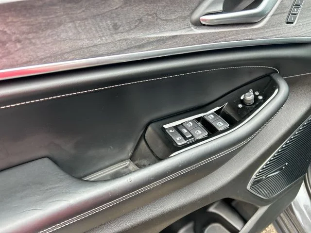 Used 2022 Gray Metallic Jeep Overland image 32