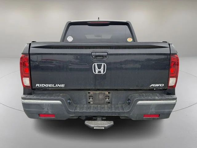 Used 2017 Black Honda RTL-T image 7