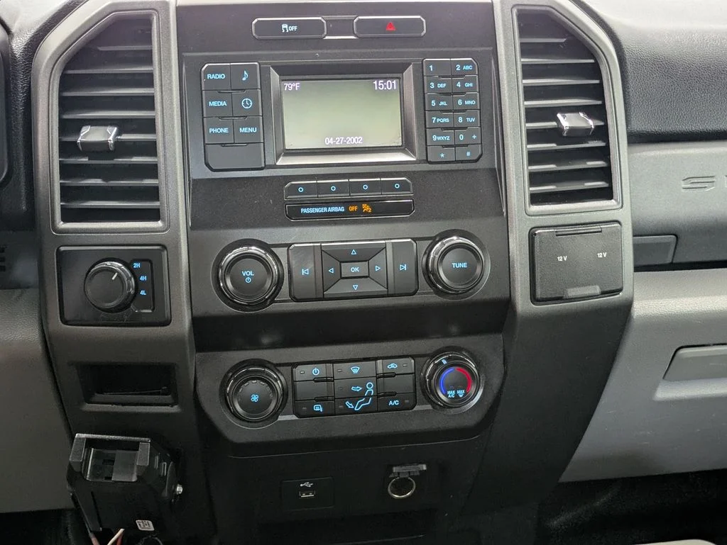 Used 2019 White Ford XL image 9