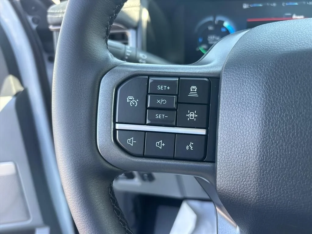 2025 Ford F-150 Lightning Flash - Photo 28