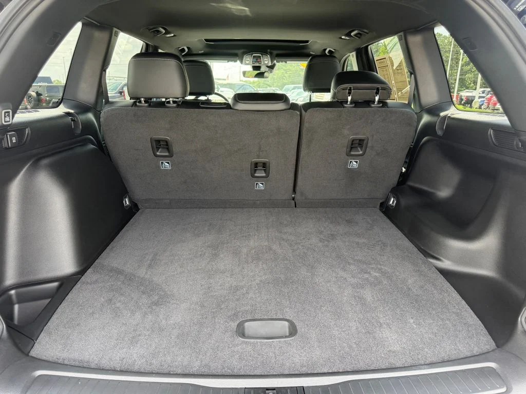 Used 2025  Jeep Altitude X image 21