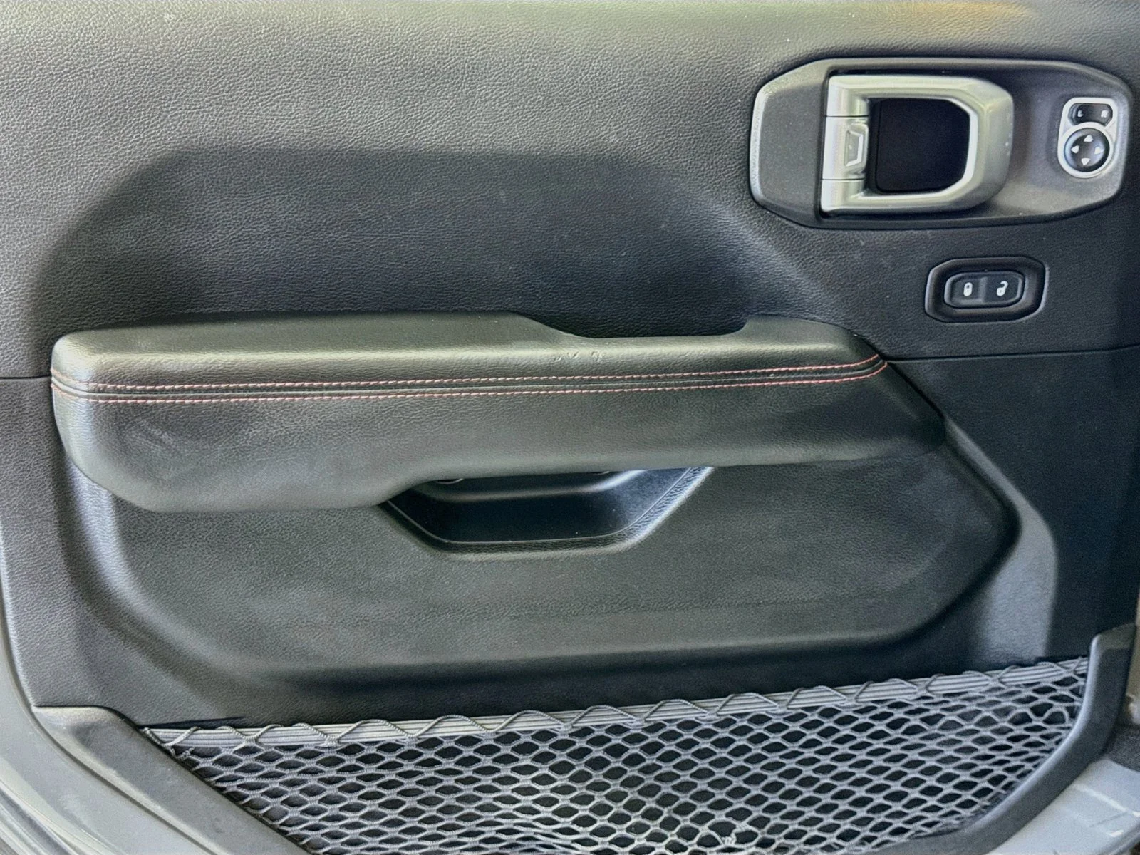 Used 2020 Sting-Gray Clearcoat Jeep Rubicon image 11