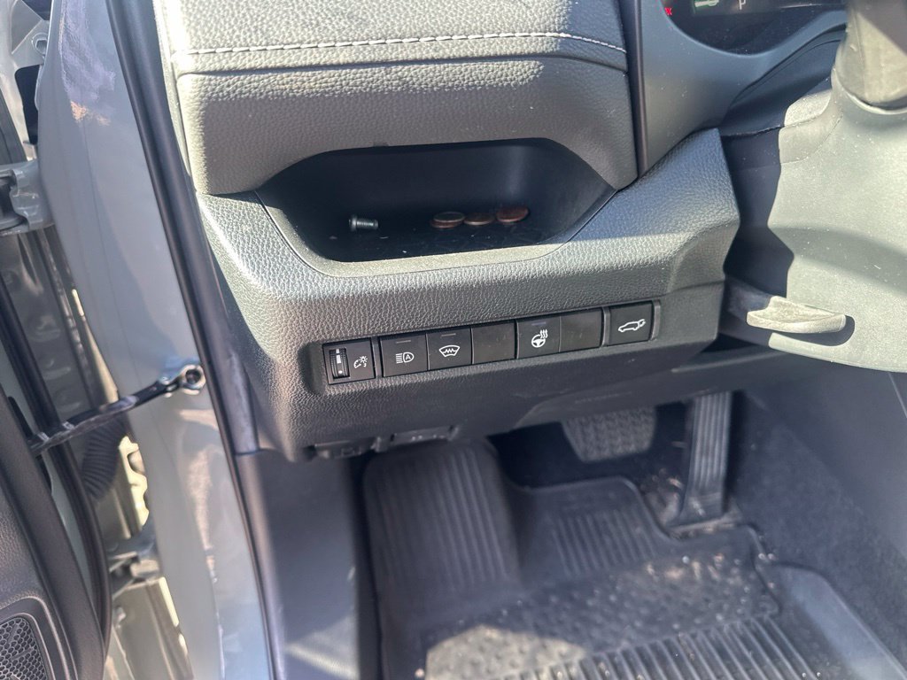 Used 2023  Toyota XLE image 18