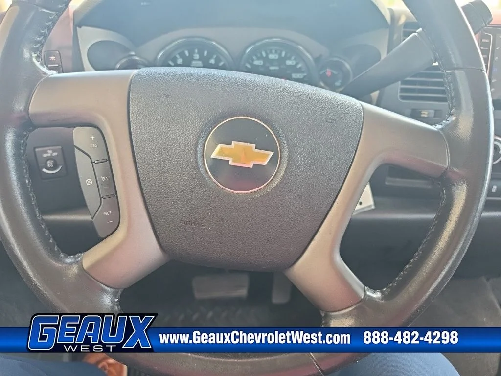 Used 2012 White Chevrolet LT image 22