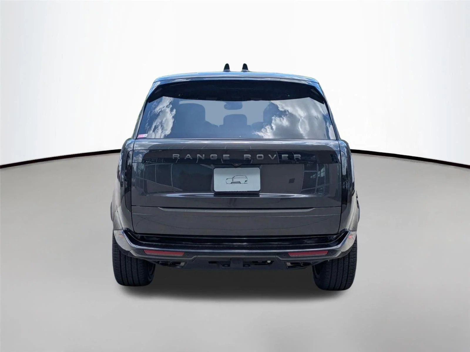 Used 2025 Carpathian Grey Premium Metallic Land Rover SE image 6