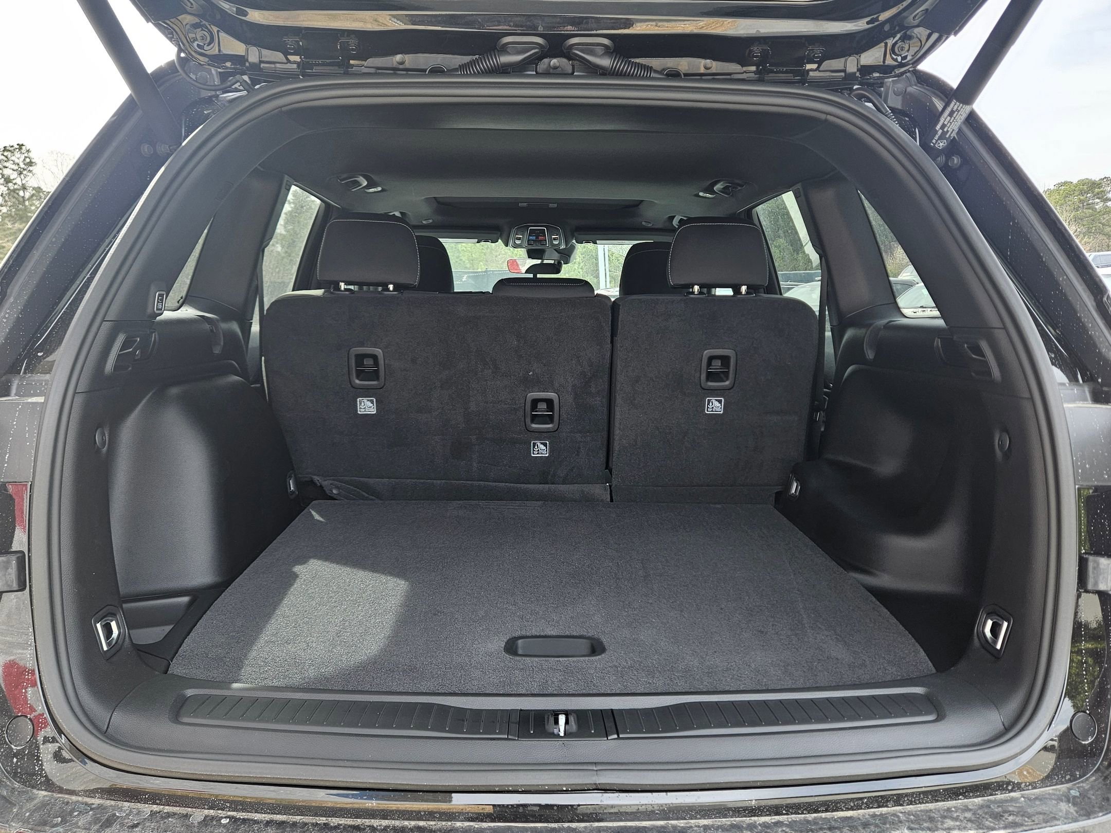 New 2026 Diamond Black Crystal Pearl-Coat Exterior Paint Jeep Laredo X image 26