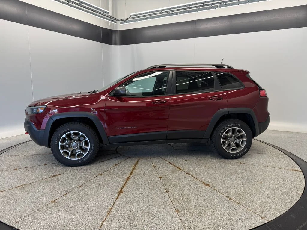 Used 2020 Red Jeep Trailhawk image 3