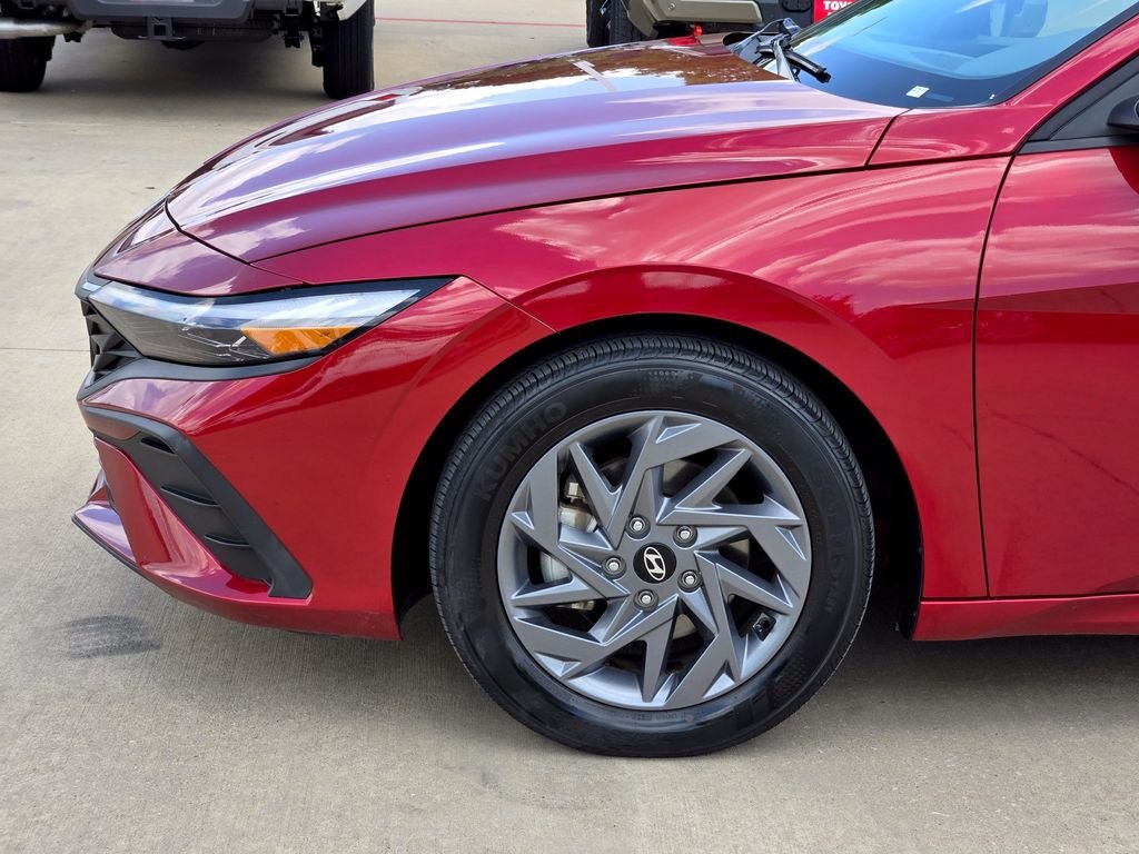 Used 2024 Red Hyundai SEL image 6