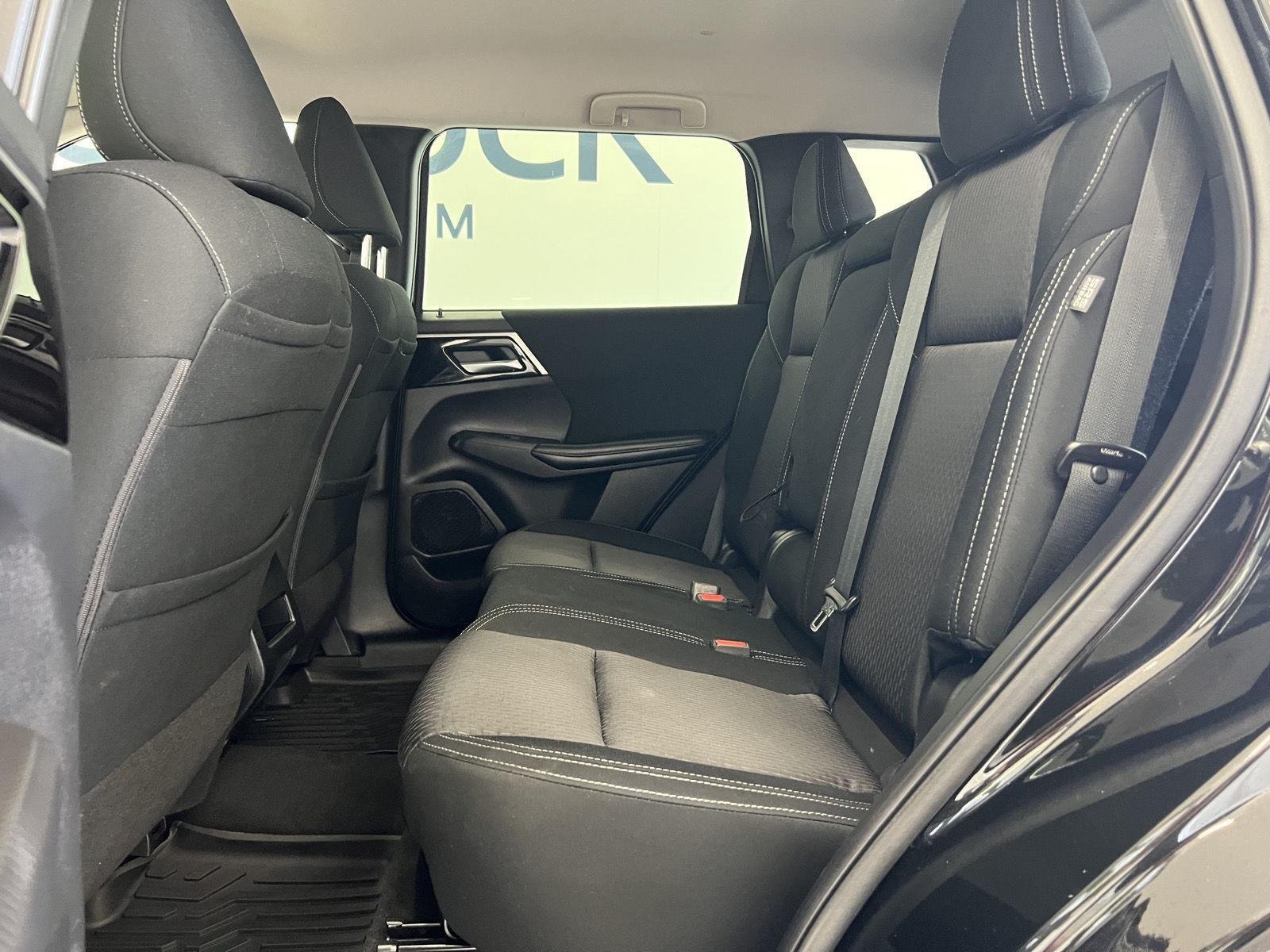 2022 Mitsubishi Outlander ES - Photo 24