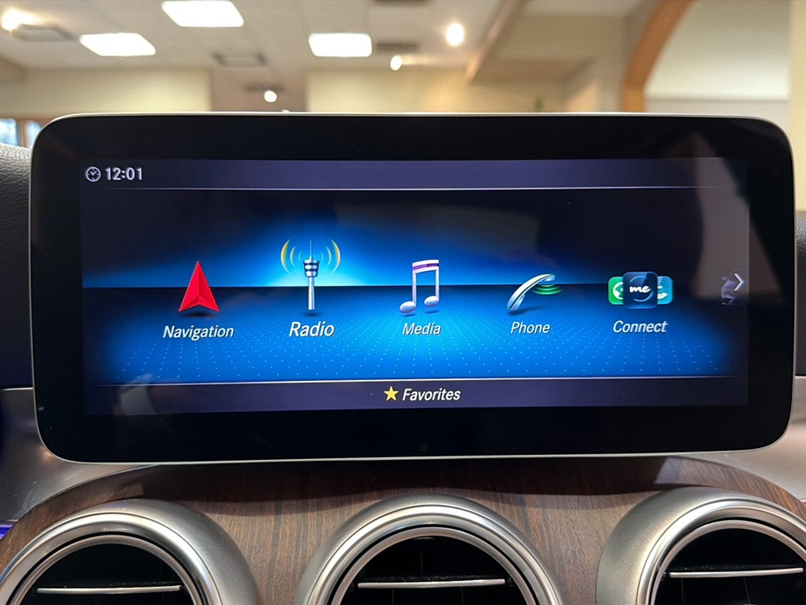 Used 2021 Lunar Blue Metallic Mercedes-Benz 4MATIC® Sedan image 18