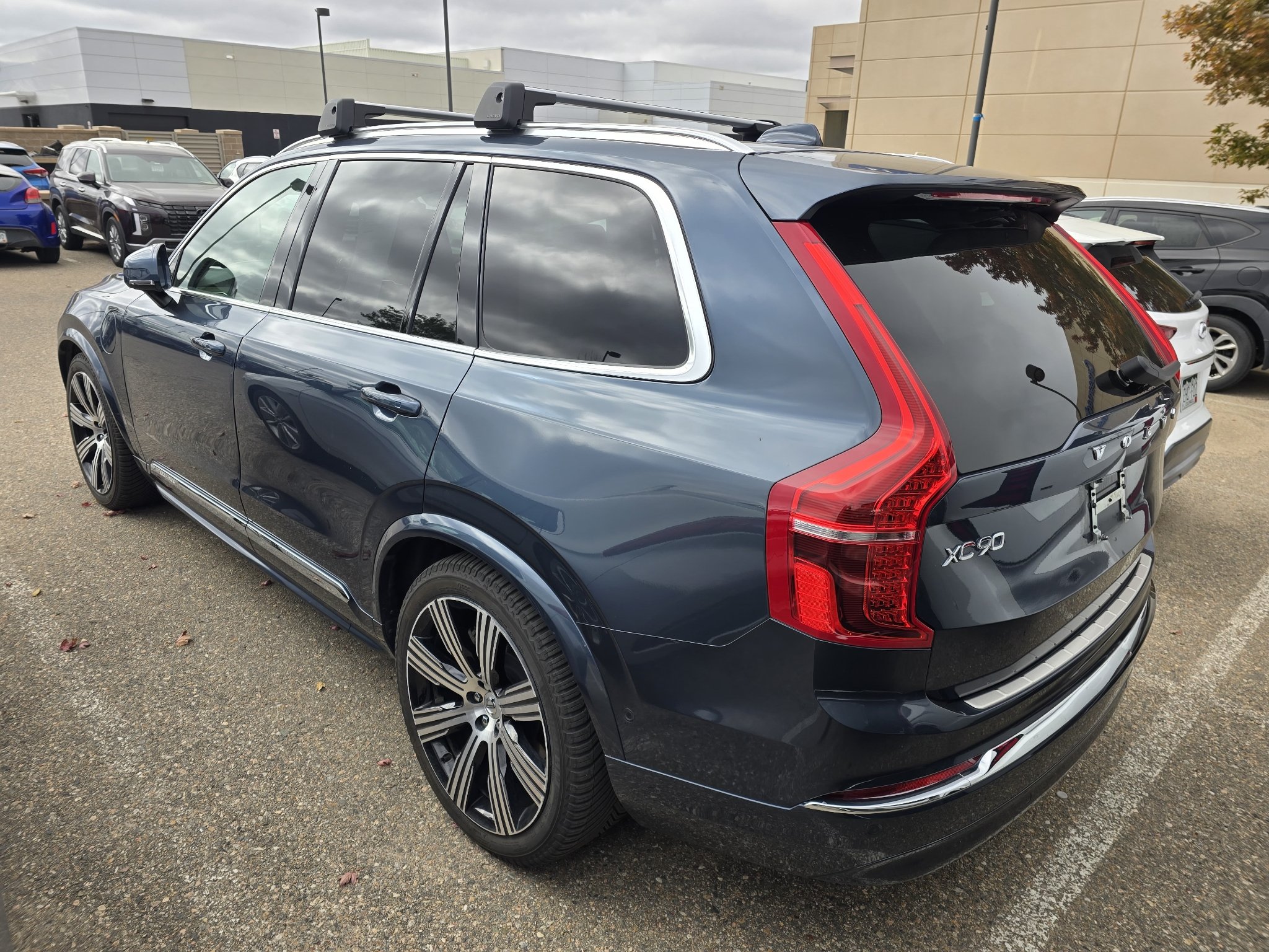 Used 2024 Denim Blue Metallic Volvo Ultimate Bright Theme image 15