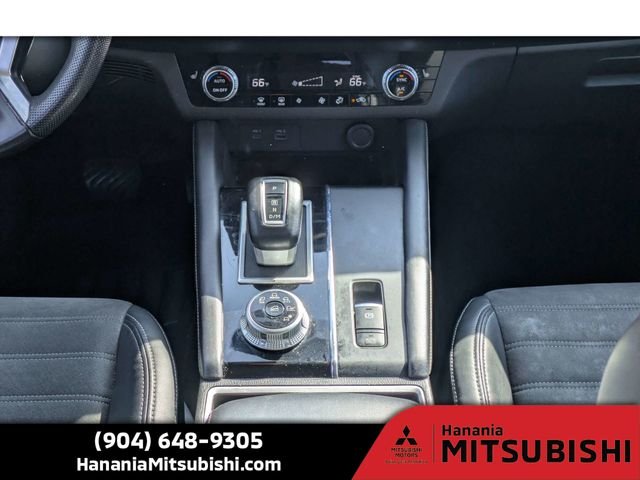 Used 2023 Silver Mitsubishi SE Special Edition image 20