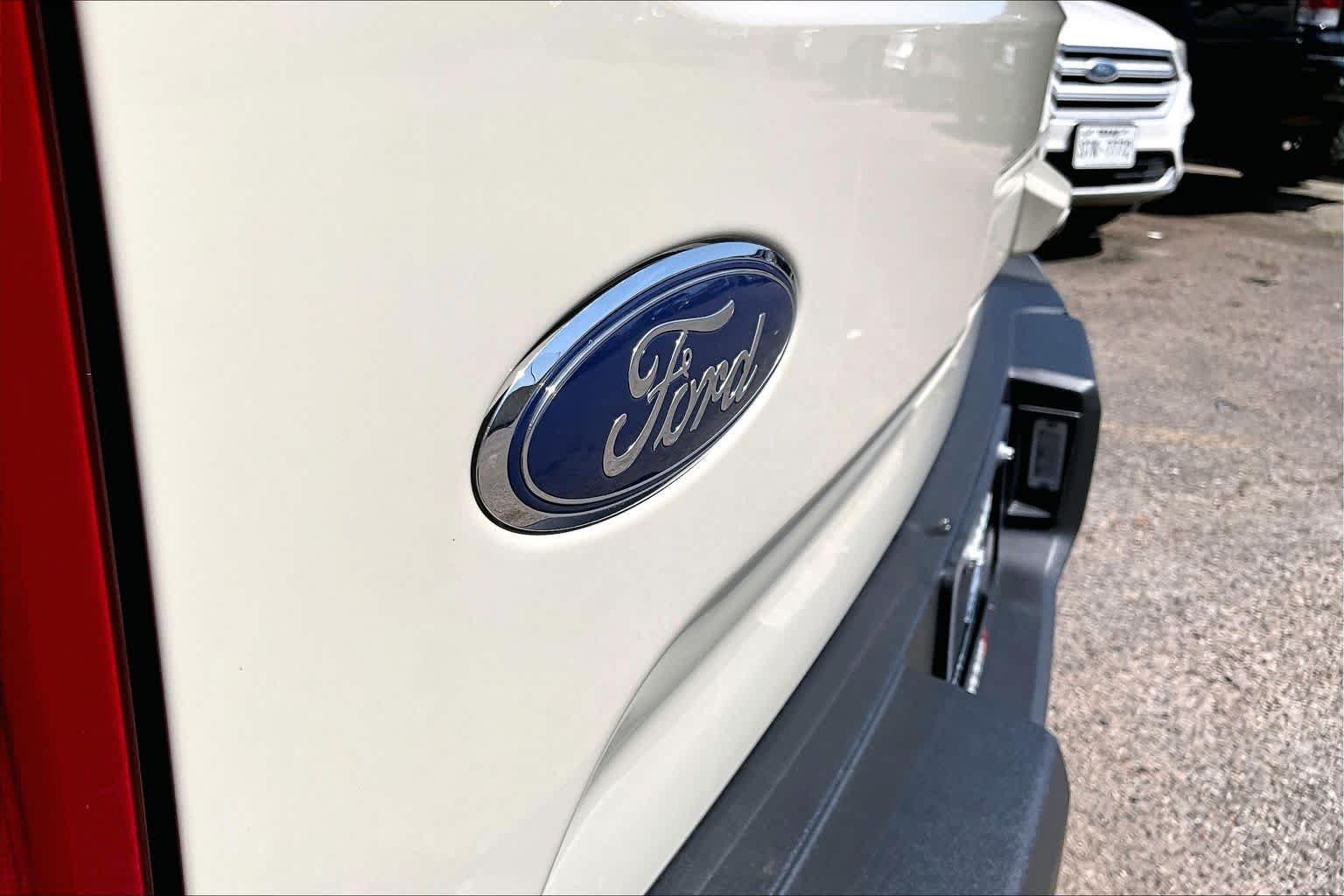 Used 2025 Desert Sand Ford Outer Banks image 31