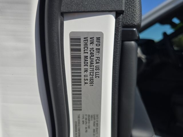 New 2026 Bright White Clear-Coat Exterior Paint Jeep Laredo X image 30