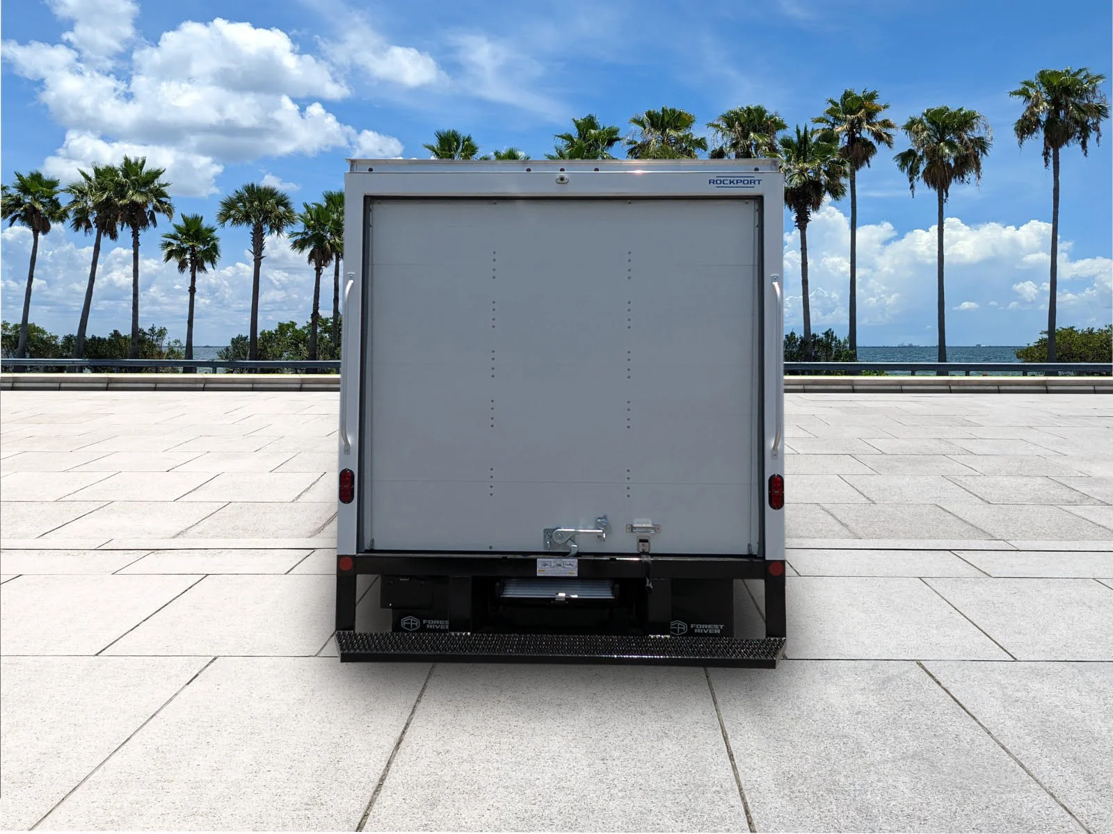 New 2026 Oxford White Ford E-350 SRW image 8