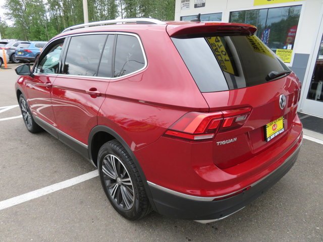 Used 2019 Cardinal Red Metallic Volkswagen SEL Premium image 3