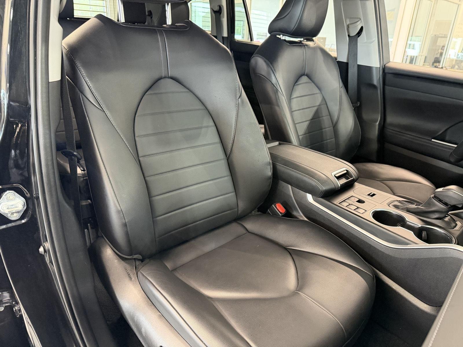 Used 2024 Midnight Black Metallic Toyota XLE image 21
