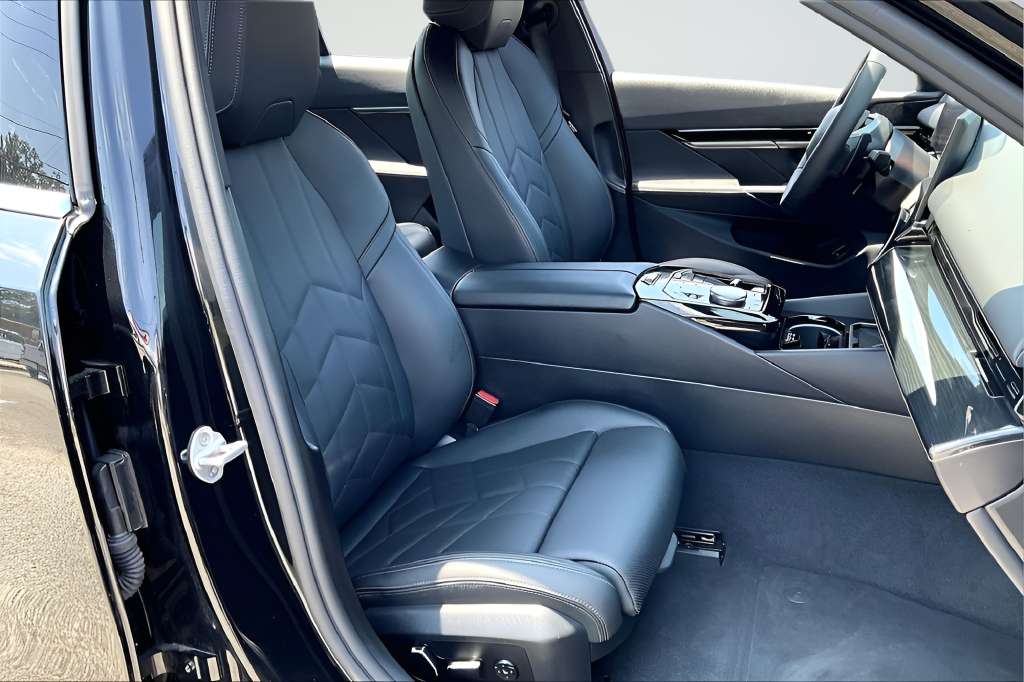 Used 2026 Black BMW 530i image 30