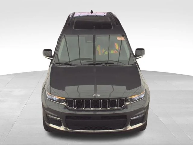 Used 2023 Gray Jeep Limited image 2