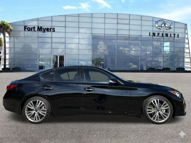 Used 2024 Black INFINITI SENSORY image 2