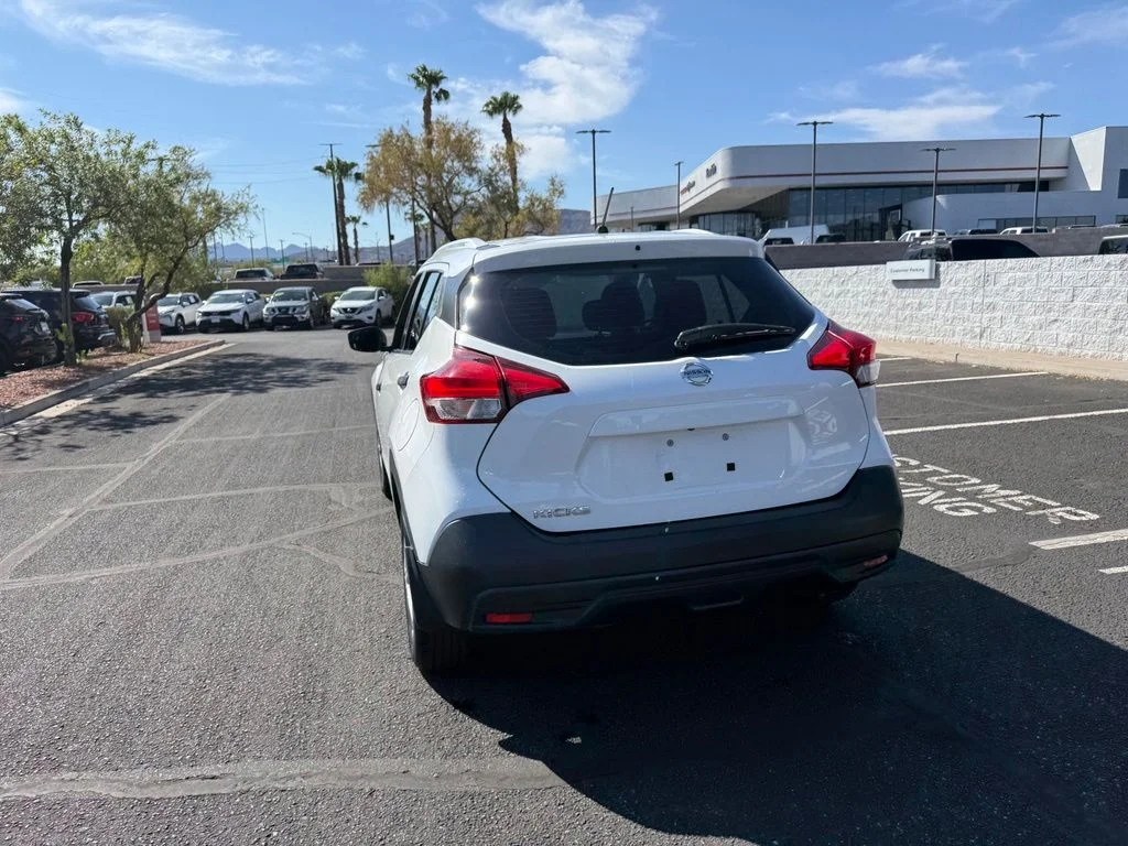 Used 2018 White Nissan S image 11