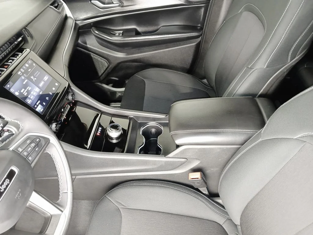 Used 2025 Black Jeep Laredo image 19