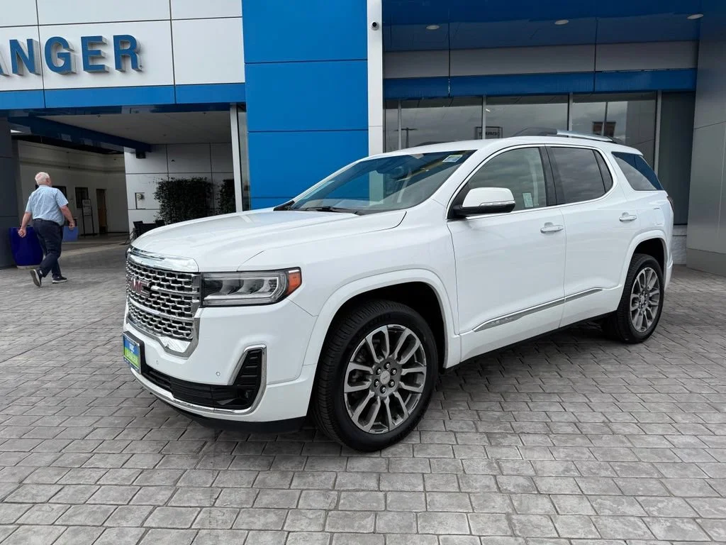 Used 2023 Summit White GMC Denali image 4